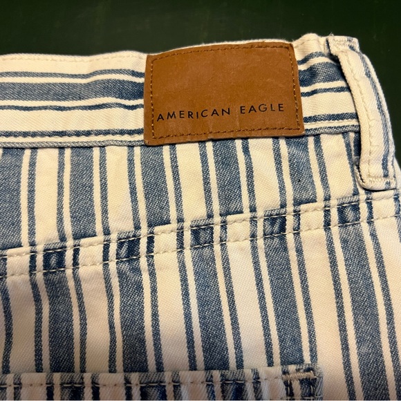 American Eagle woman’s Striped Jean Shorts - Picture 7 of 8